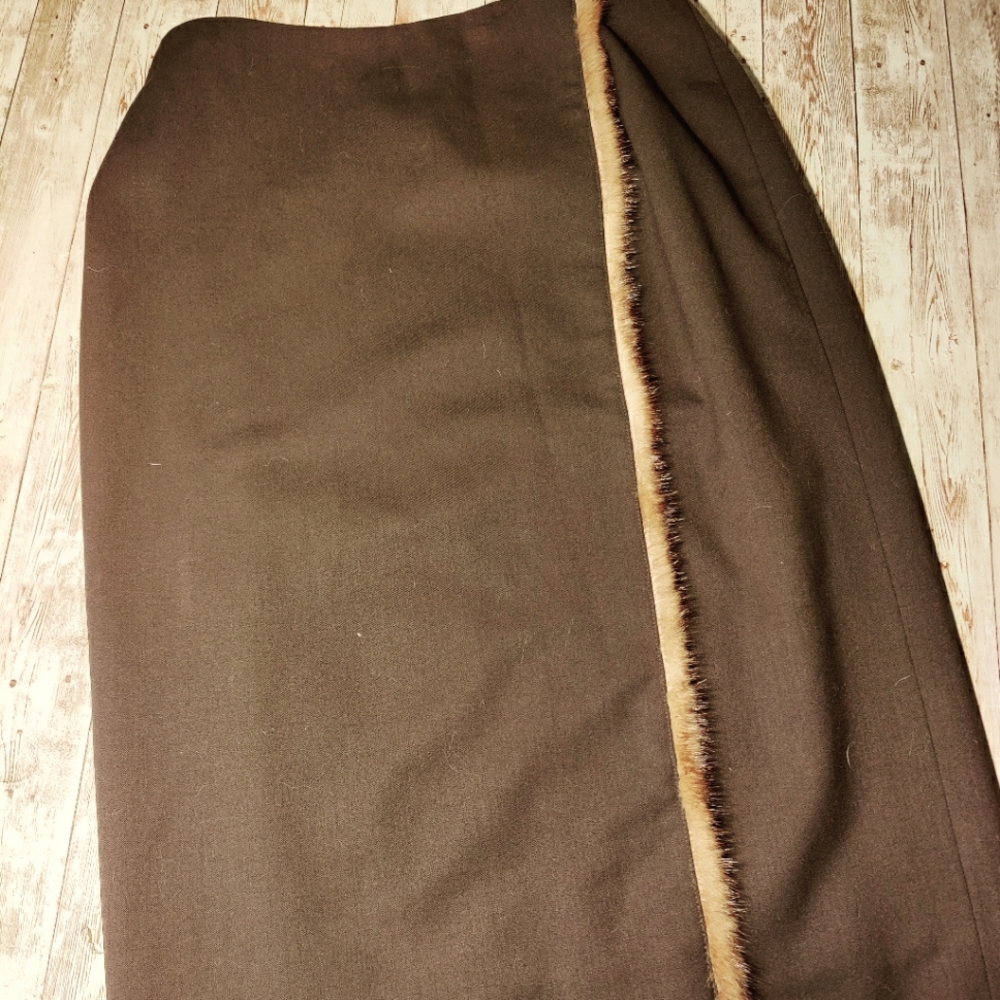 Lafayette 148 New York skirt